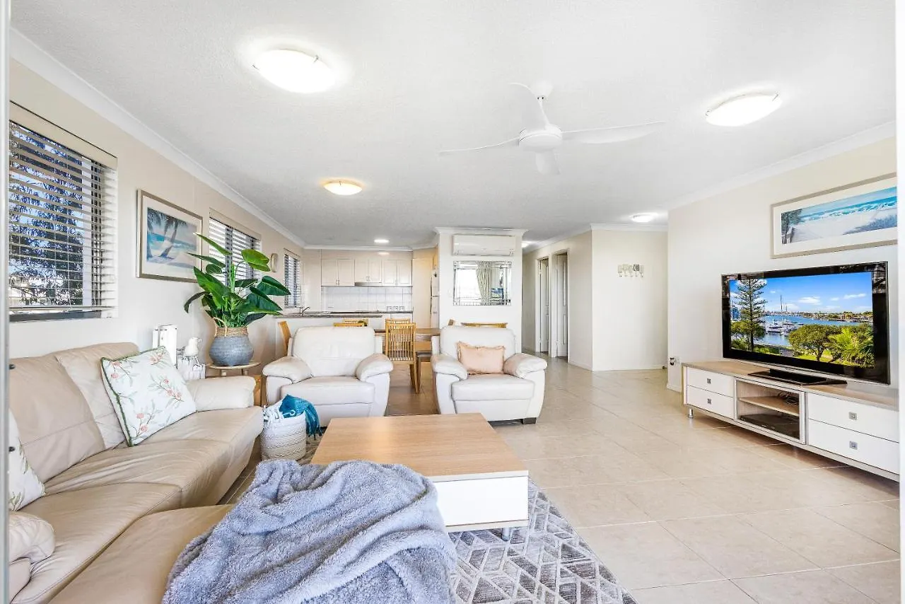 Salty Kisses @ Riverdance - 3 Bedroom Apartment location