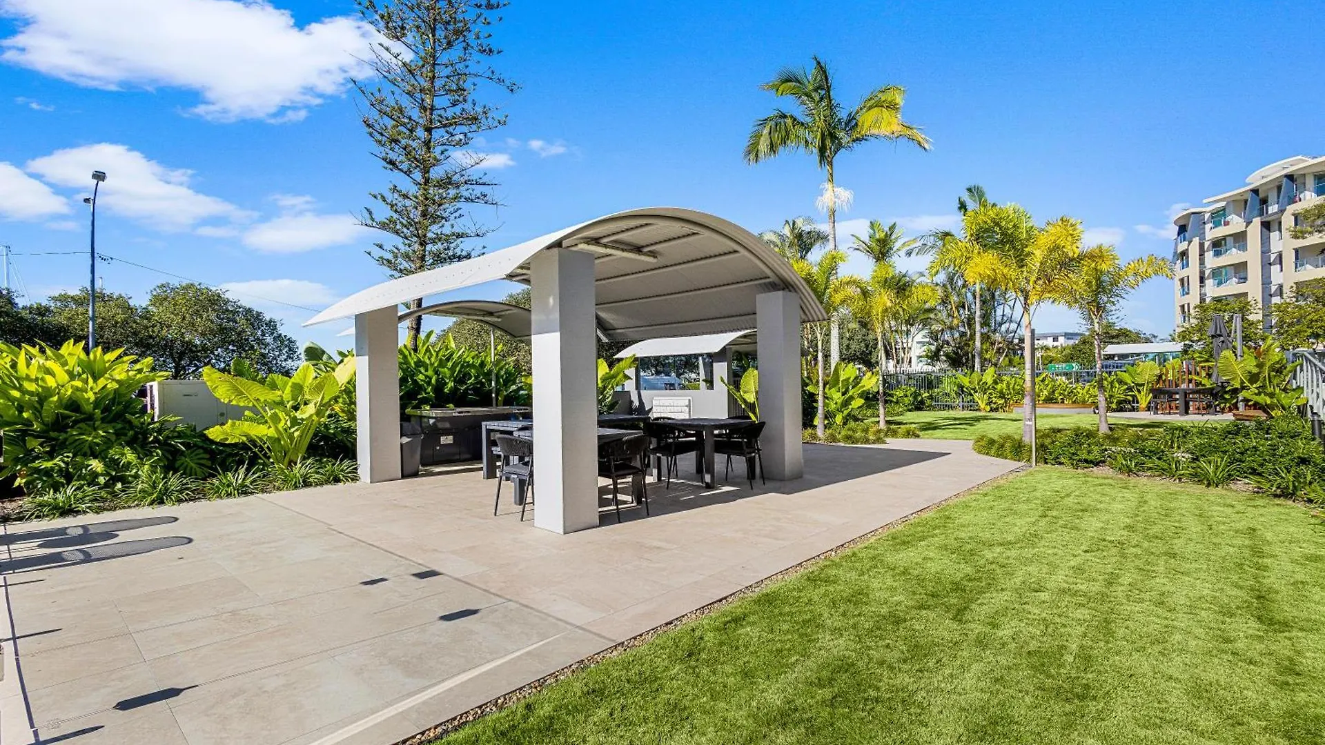 Salty Kisses @ Riverdance - 3 Bedroom Apartment Mooloolaba Australia
